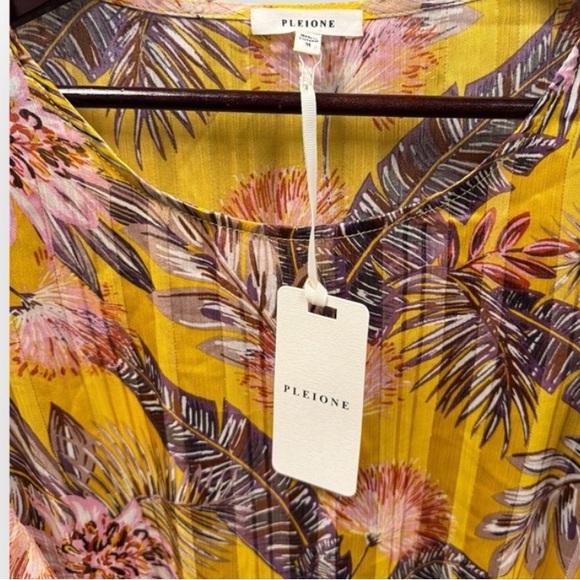 NWT ANTHROPOLOGIE PLEIONE FLUTTER SLEEVE TOP - Picture 4 of 6